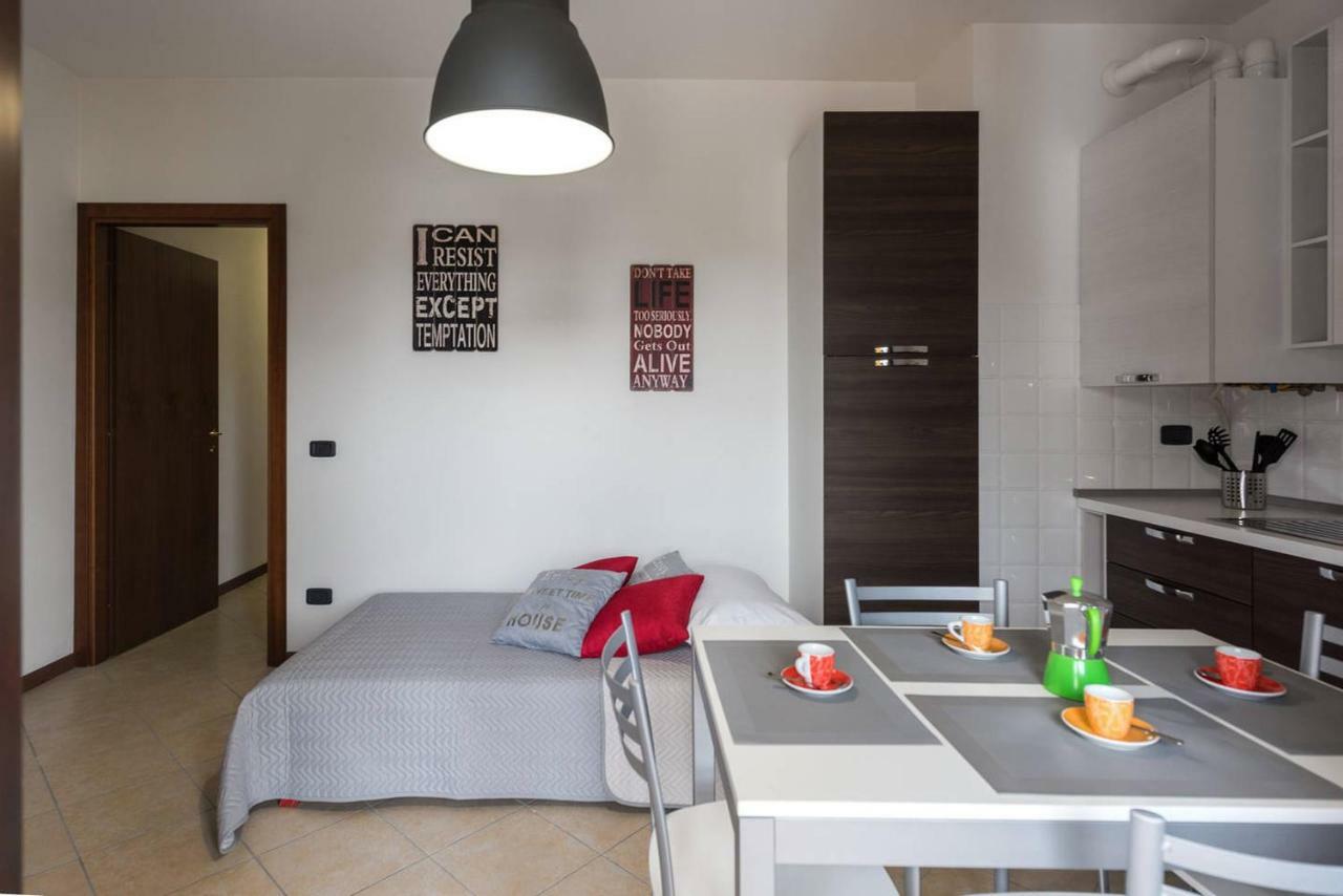 Ortaglia A2 Apartment Torri Del Benaco Bagian luar foto