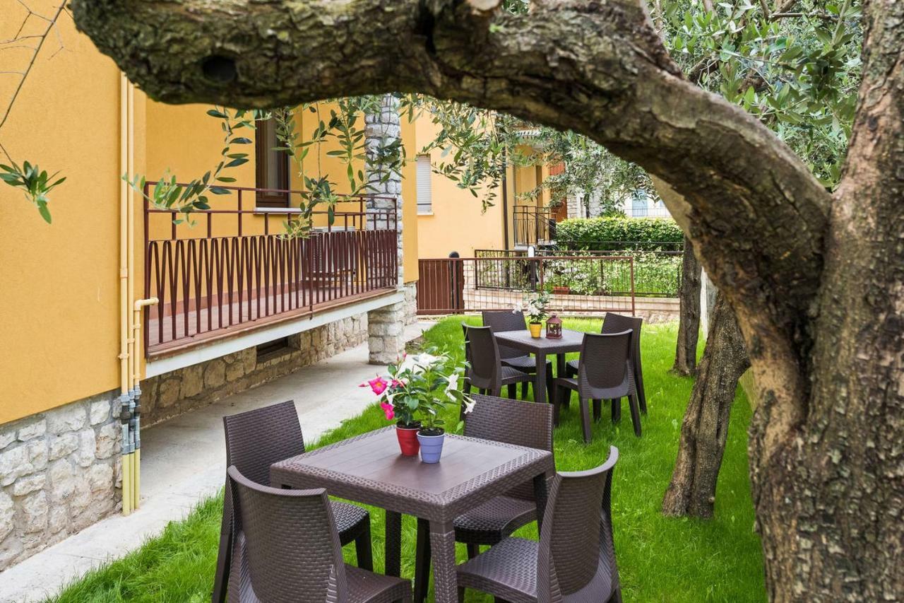 Ortaglia A2 Apartment Torri Del Benaco Bagian luar foto