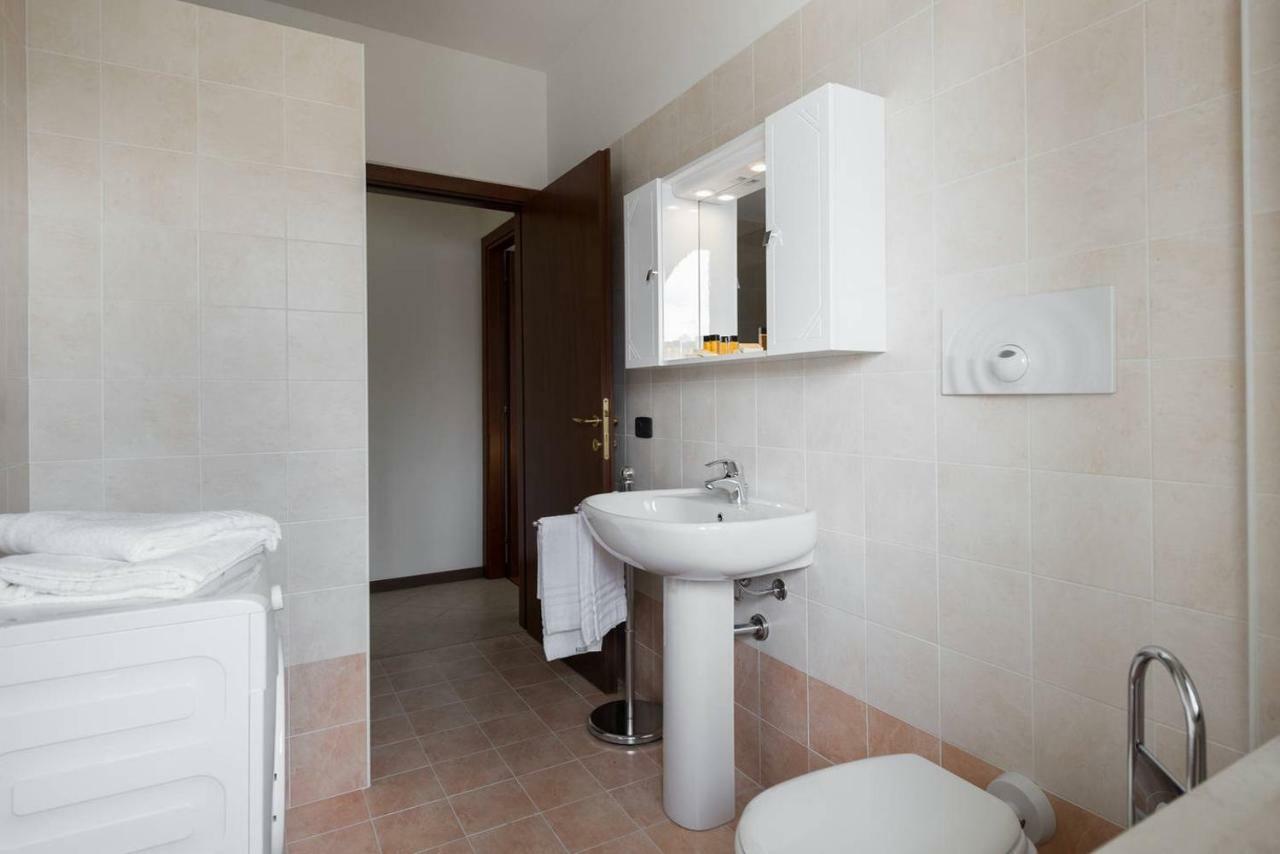 Ortaglia A2 Apartment Torri Del Benaco Bagian luar foto